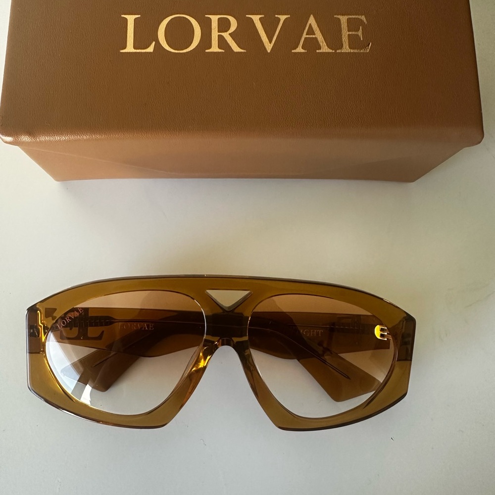 Lorvae Spotligjt Sunglasses